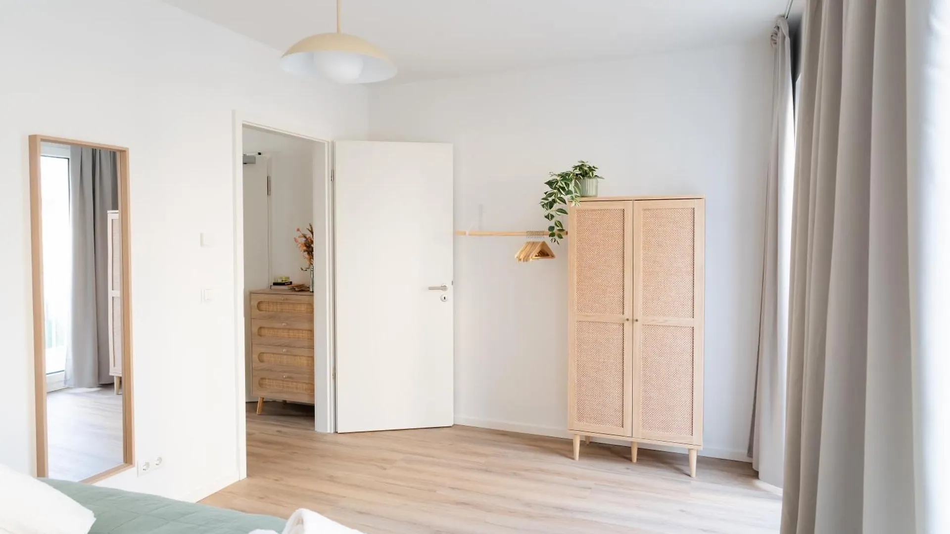 Premium-Apartment Mit Balkon - Perfekt Fuer Familien, Gruppen Und Geschaeftsreisende - Zaya Stays Leipzig Germany
