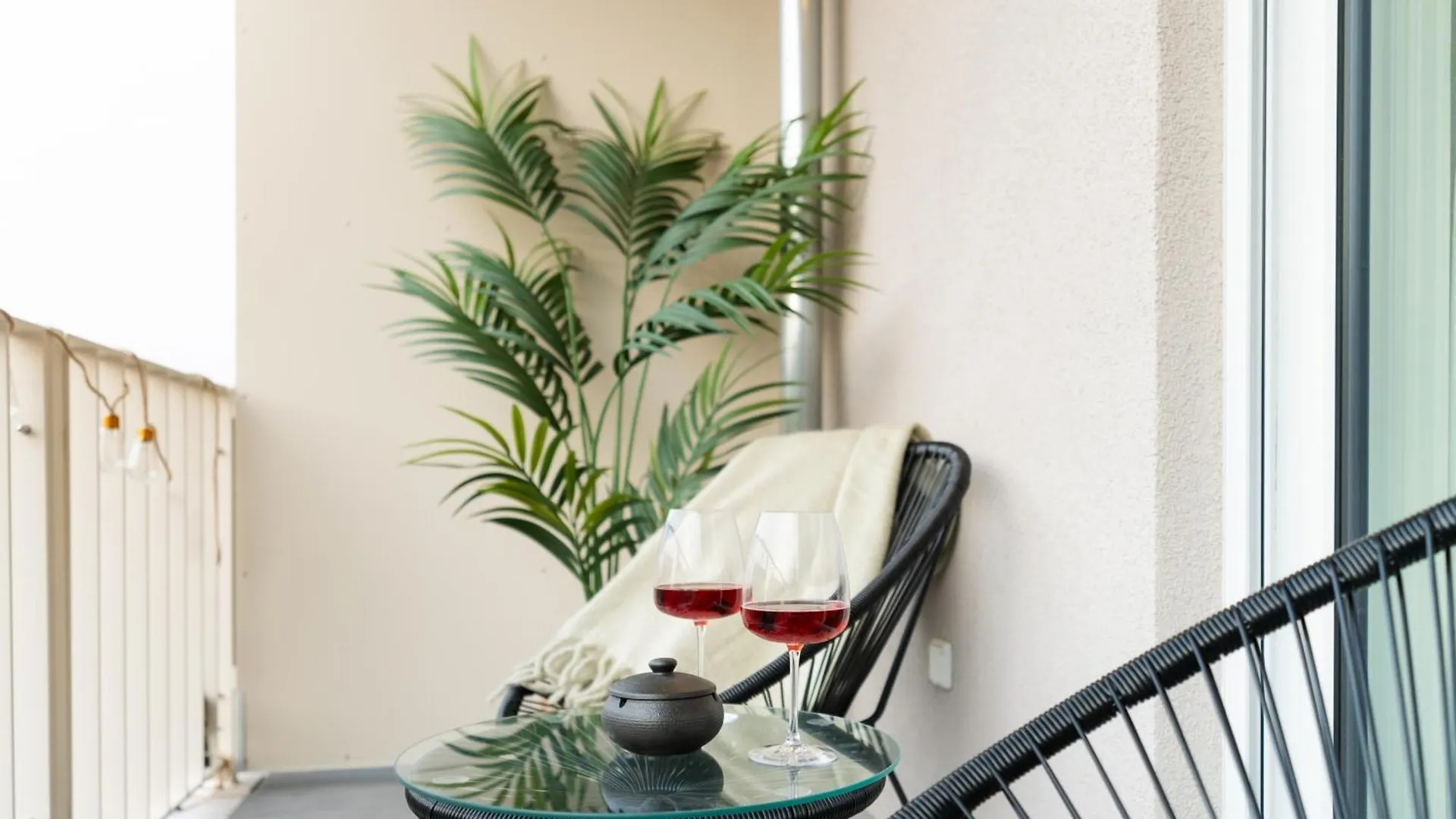 Premium-Apartment Mit Balkon - Perfekt Fuer Familien, Gruppen Und Geschaeftsreisende - Zaya Stays Leipzig Apartment